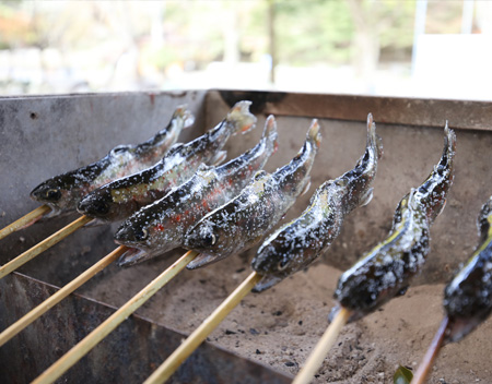 やまめ平では塩焼きが大人気