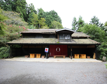 リノベーションされた物置棟