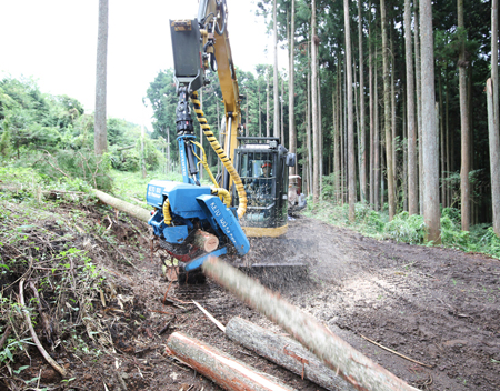 ハーベスタでの作業